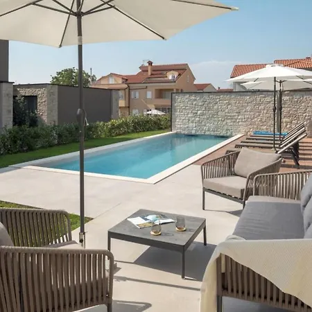 Beautiful Istar With Pool In Rovinj Bale
