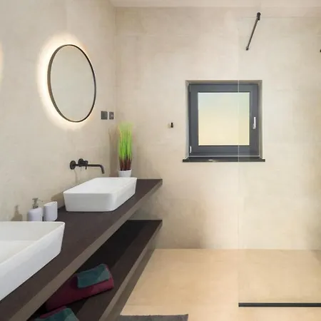 Villa Beautiful Istar With Pool In Rovinj